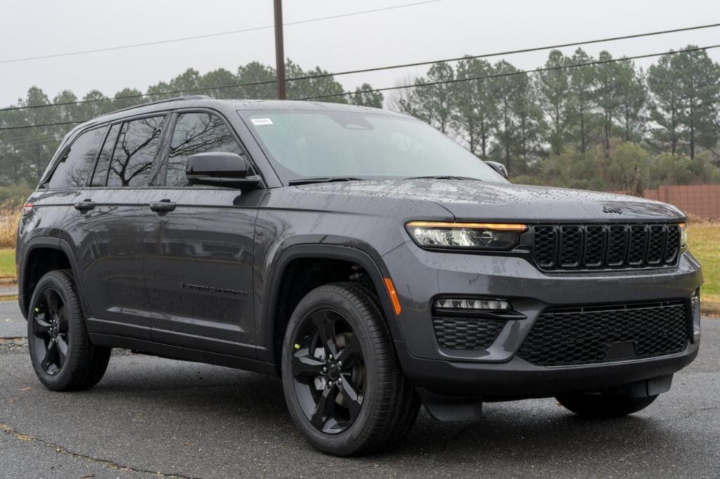 new 2025 Jeep Grand Cherokee car, priced at $46,535