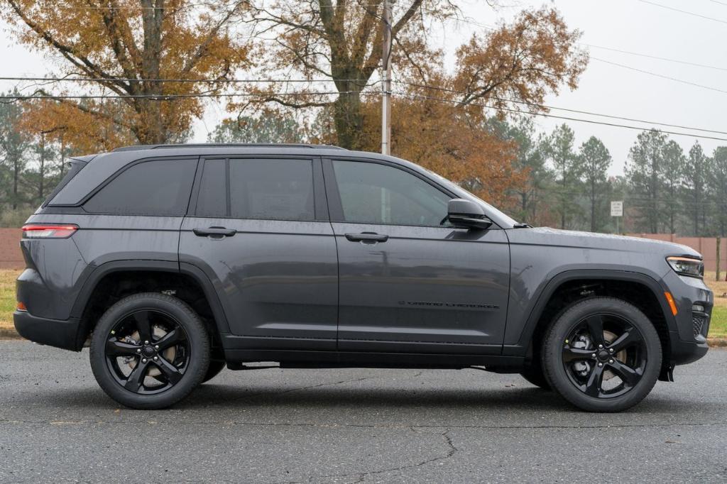 new 2025 Jeep Grand Cherokee car, priced at $46,535