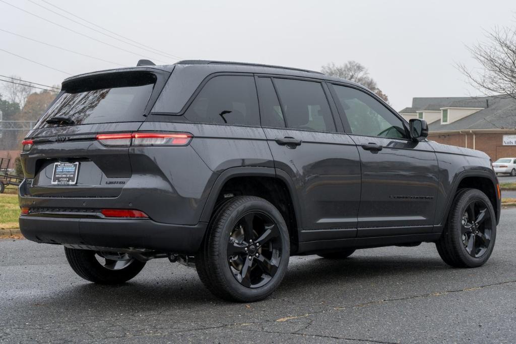 new 2025 Jeep Grand Cherokee car, priced at $46,535