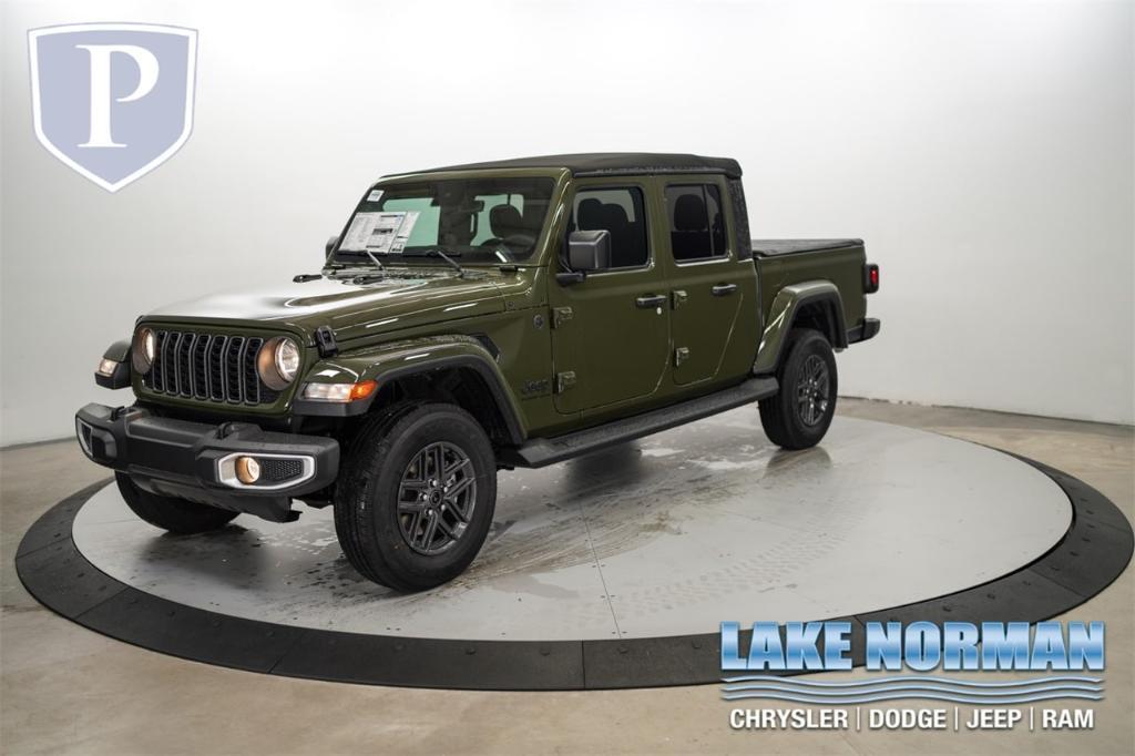 new 2024 Jeep Gladiator car, priced at $49,438