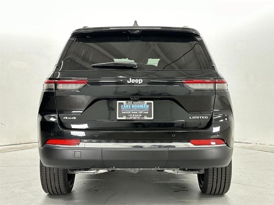 new 2024 Jeep Grand Cherokee car, priced at $42,610