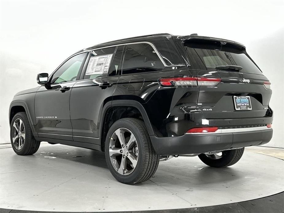 new 2024 Jeep Grand Cherokee car, priced at $42,610