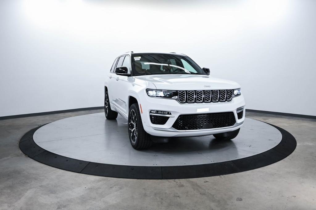 new 2025 Jeep Grand Cherokee car, priced at $61,605