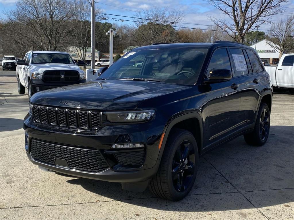 new 2025 Jeep Grand Cherokee car, priced at $46,535