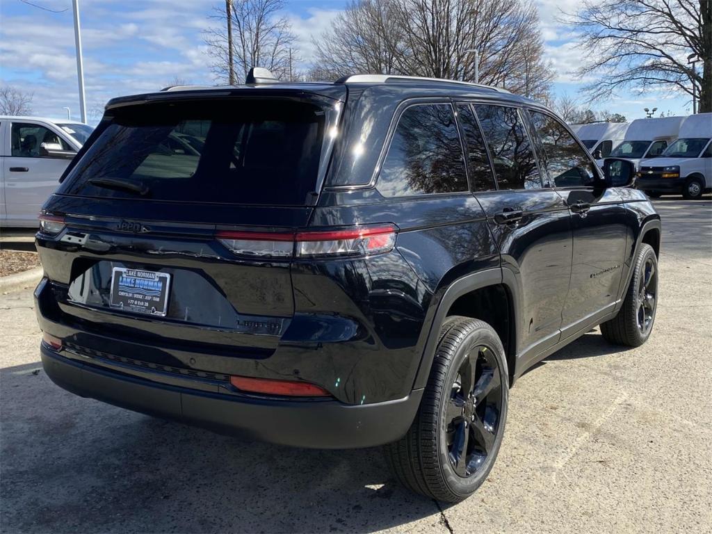 new 2025 Jeep Grand Cherokee car, priced at $46,535