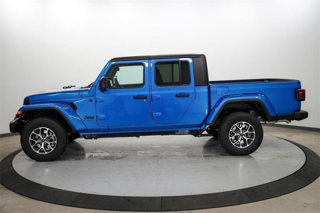 new 2024 Jeep Gladiator car, priced at $41,655