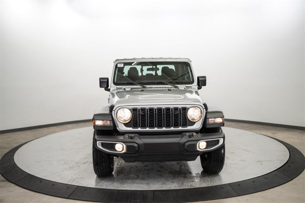 new 2024 Jeep Gladiator car, priced at $35,999