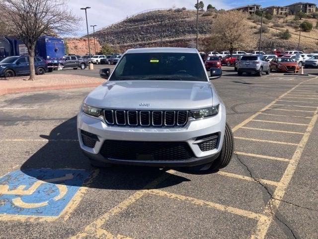 new 2025 Jeep Grand Cherokee car, priced at $43,043