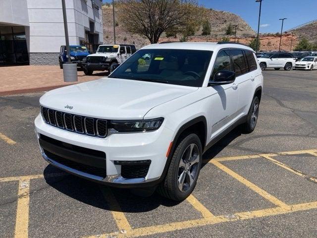 new 2024 Jeep Grand Cherokee L car, priced at $45,095