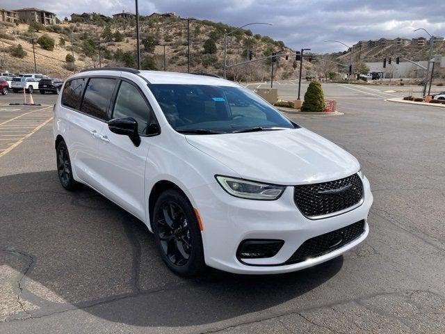 new 2024 Chrysler Pacifica car, priced at $41,546