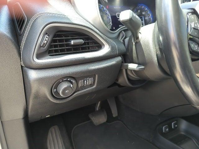 used 2021 Chrysler Pacifica car, priced at $23,255