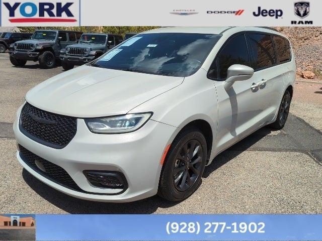 used 2021 Chrysler Pacifica car, priced at $23,255