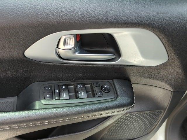 used 2021 Chrysler Pacifica car, priced at $23,255
