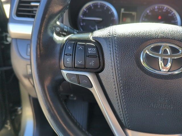 used 2019 Toyota Highlander car, priced at $28,894