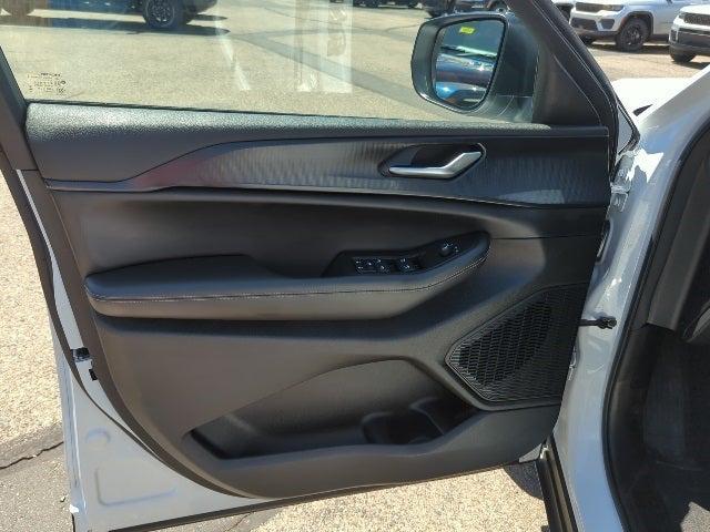 used 2023 Jeep Grand Cherokee L car, priced at $30,751