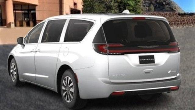 new 2023 Chrysler Pacifica Hybrid car, priced at $36,526