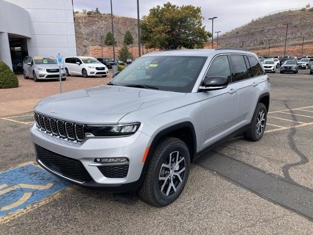 new 2025 Jeep Grand Cherokee car, priced at $46,024