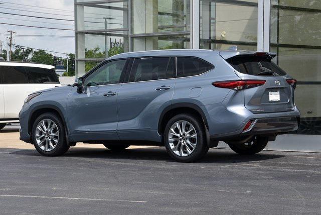 used 2021 Toyota Highlander car, priced at $33,959