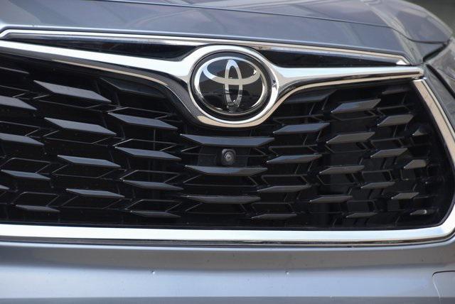 used 2021 Toyota Highlander car, priced at $33,959