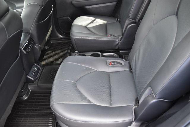 used 2021 Toyota Highlander car, priced at $33,959