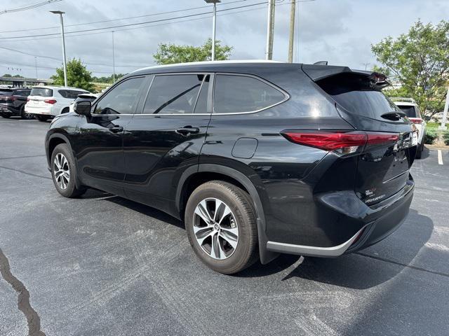 used 2023 Toyota Highlander car, priced at $37,988
