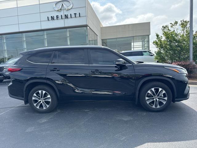 used 2023 Toyota Highlander car, priced at $37,988