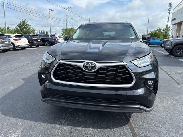 used 2023 Toyota Highlander car, priced at $37,988
