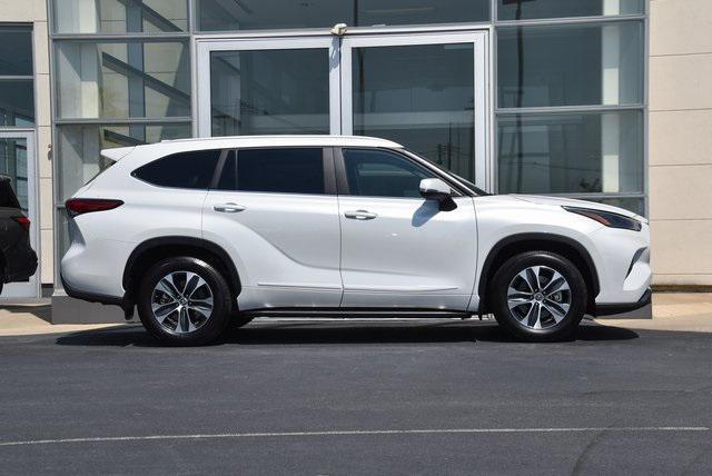 used 2023 Toyota Highlander car, priced at $36,844