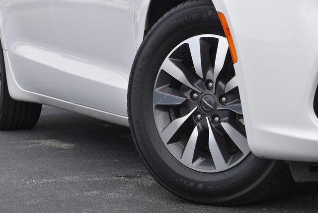 used 2023 Chrysler Pacifica Hybrid car, priced at $25,988