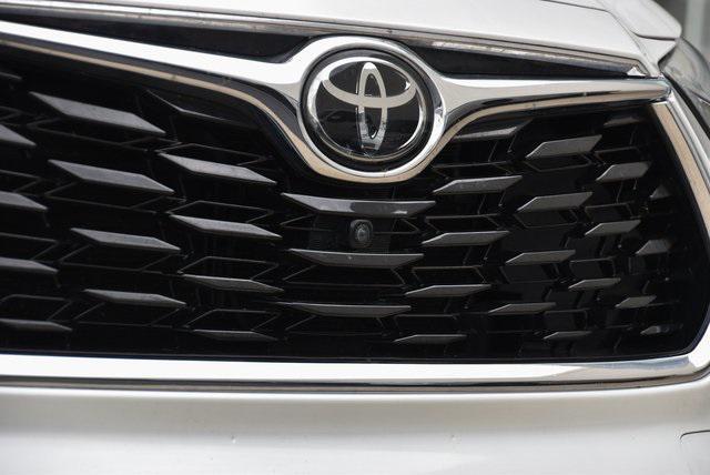 used 2020 Toyota Highlander car, priced at $28,988