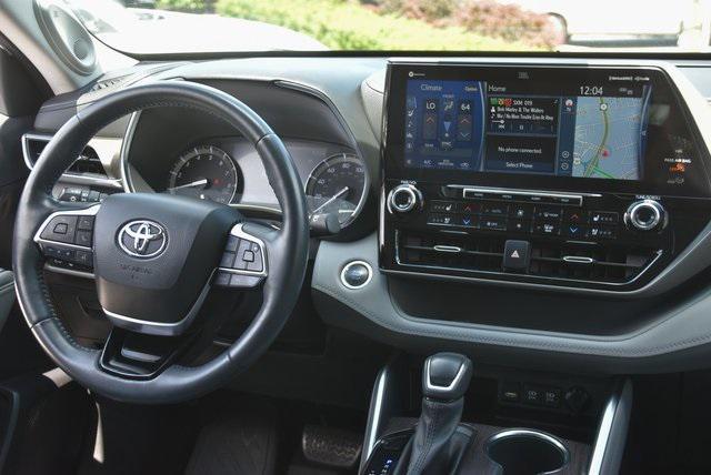 used 2020 Toyota Highlander car, priced at $33,988
