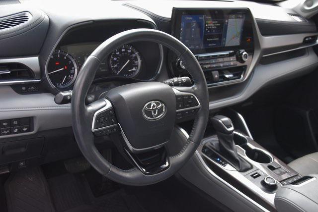 used 2020 Toyota Highlander car, priced at $33,988