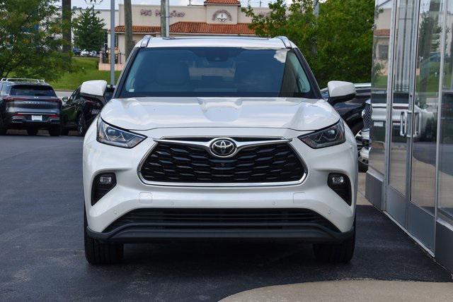 used 2020 Toyota Highlander car, priced at $33,988