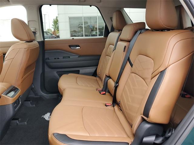 new 2025 Nissan Pathfinder car, priced at $47,440