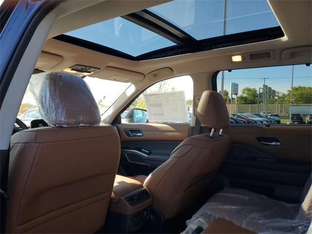 new 2025 Nissan Pathfinder car, priced at $48,405