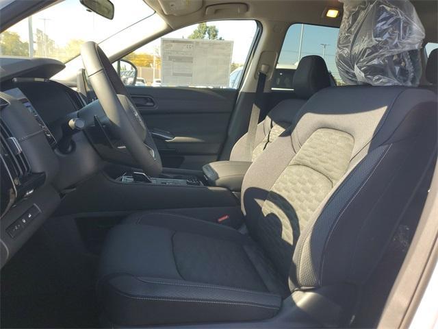 new 2025 Nissan Pathfinder car, priced at $38,453