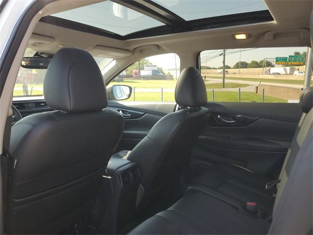 used 2019 Nissan Rogue car, priced at $16,012