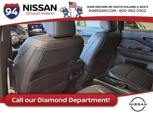 new 2025 Nissan Pathfinder car, priced at $42,575
