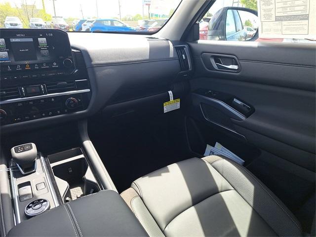 new 2025 Nissan Pathfinder car, priced at $42,634
