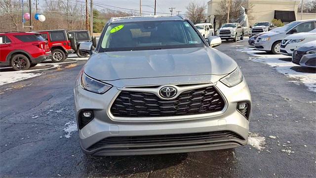 used 2023 Toyota Highlander car, priced at $35,995