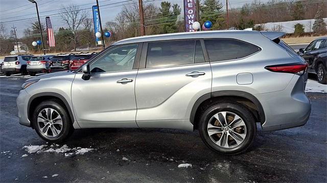 used 2023 Toyota Highlander car, priced at $35,995