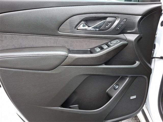 used 2023 Chevrolet Traverse car, priced at $41,990