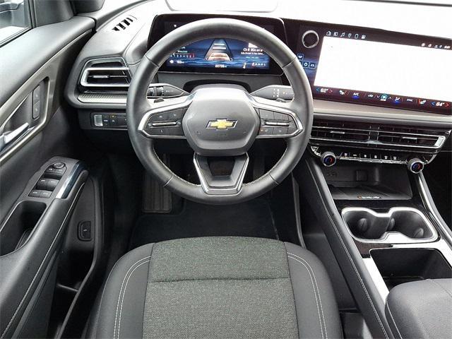used 2025 Chevrolet Traverse car, priced at $41,990