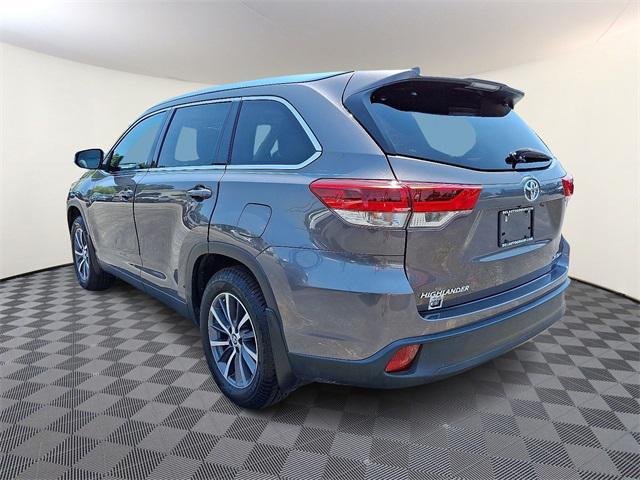 used 2019 Toyota Highlander car, priced at $27,995