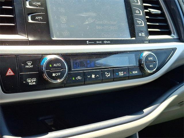 used 2019 Toyota Highlander car, priced at $27,995
