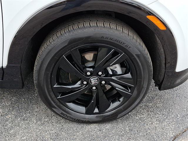 used 2025 Buick Encore GX car, priced at $26,990