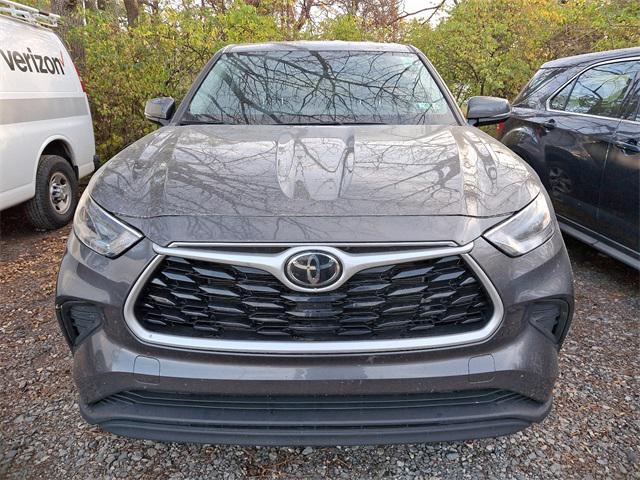 used 2022 Toyota Highlander car, priced at $31,995