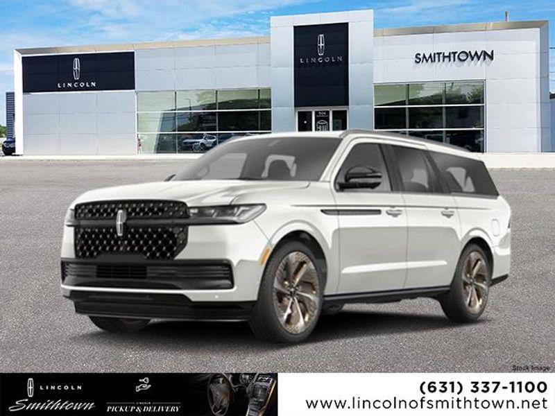 new 2025 Lincoln Navigator car, priced at $109,675