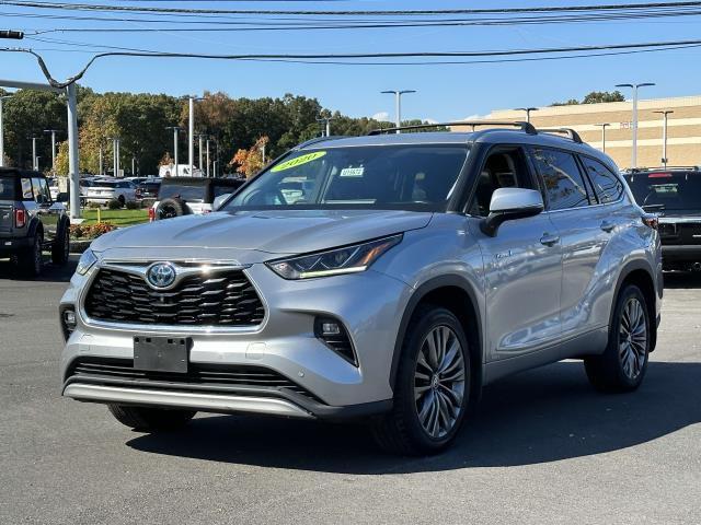 used 2020 Toyota Highlander Hybrid car, priced at $31,875