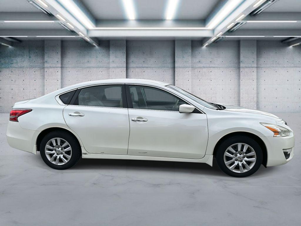 used 2014 Nissan Altima car